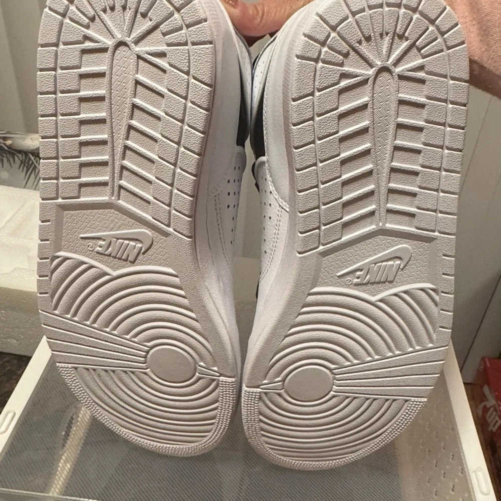 Jordan sleek sneakers